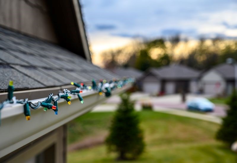 Read more about the article How to Hang Christmas Lights on Gutters?